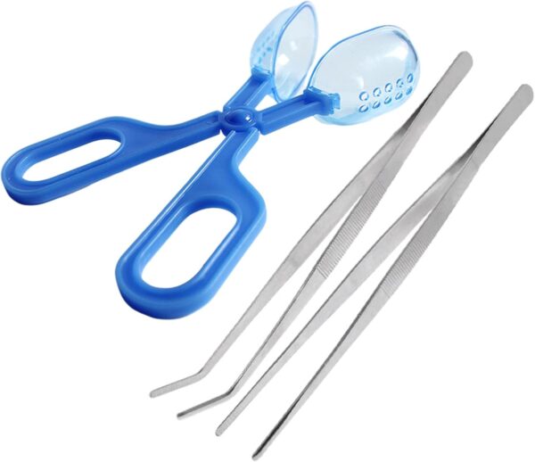 Yoogeer 3in1 Feeding Tool Reptile Feeding Tongs Cricket Clamp Bug Scooper, Cleaning Supplies Scooper+ 2X Tweezers for Reptile, Hedgehog, Hamsters, Guinea Pig,Lizard, Spider Bearded Dragon (Blue)